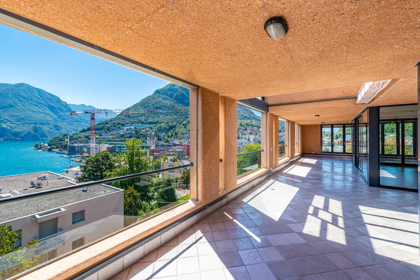 ESCLUSIVO ATTICO CON VISTA LAGO - Foto 14 di 15