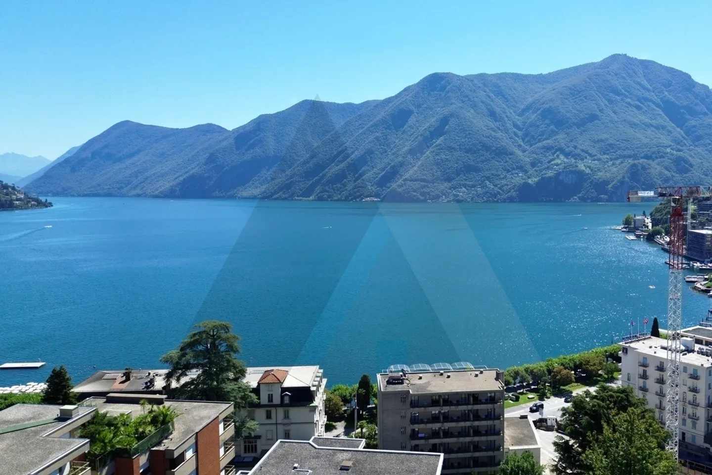 ESCLUSIVO ATTICO CON VISTA LAGO - Foto 2 di 15