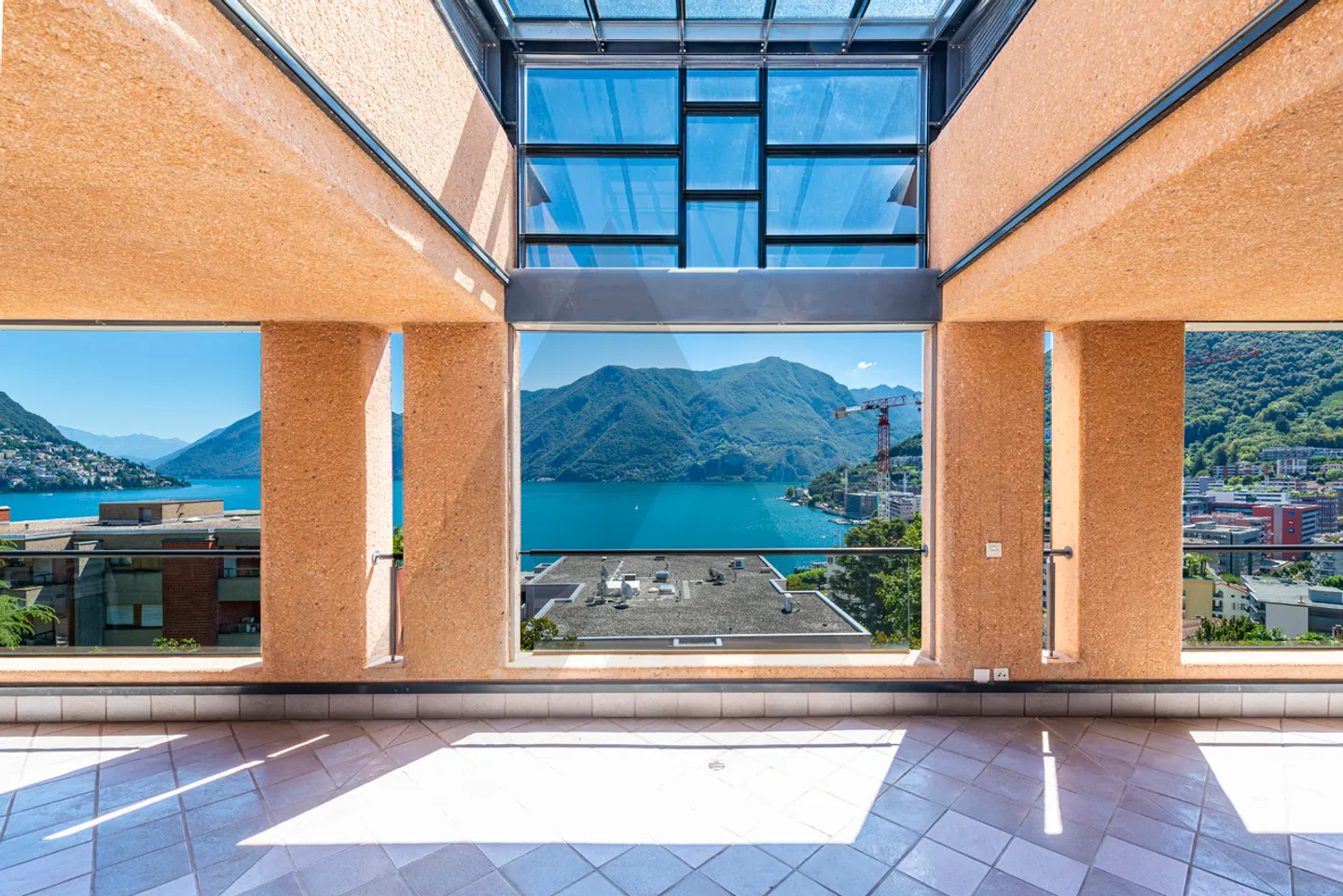 ESCLUSIVO ATTICO CON VISTA LAGO - Foto 6 di 15