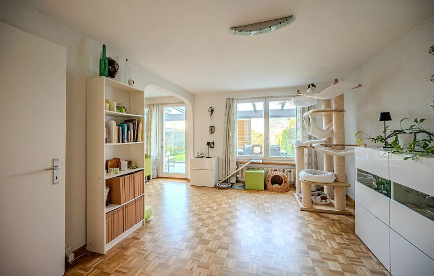 Casa a schiera con giardino ben curato - Foto 3 di 13