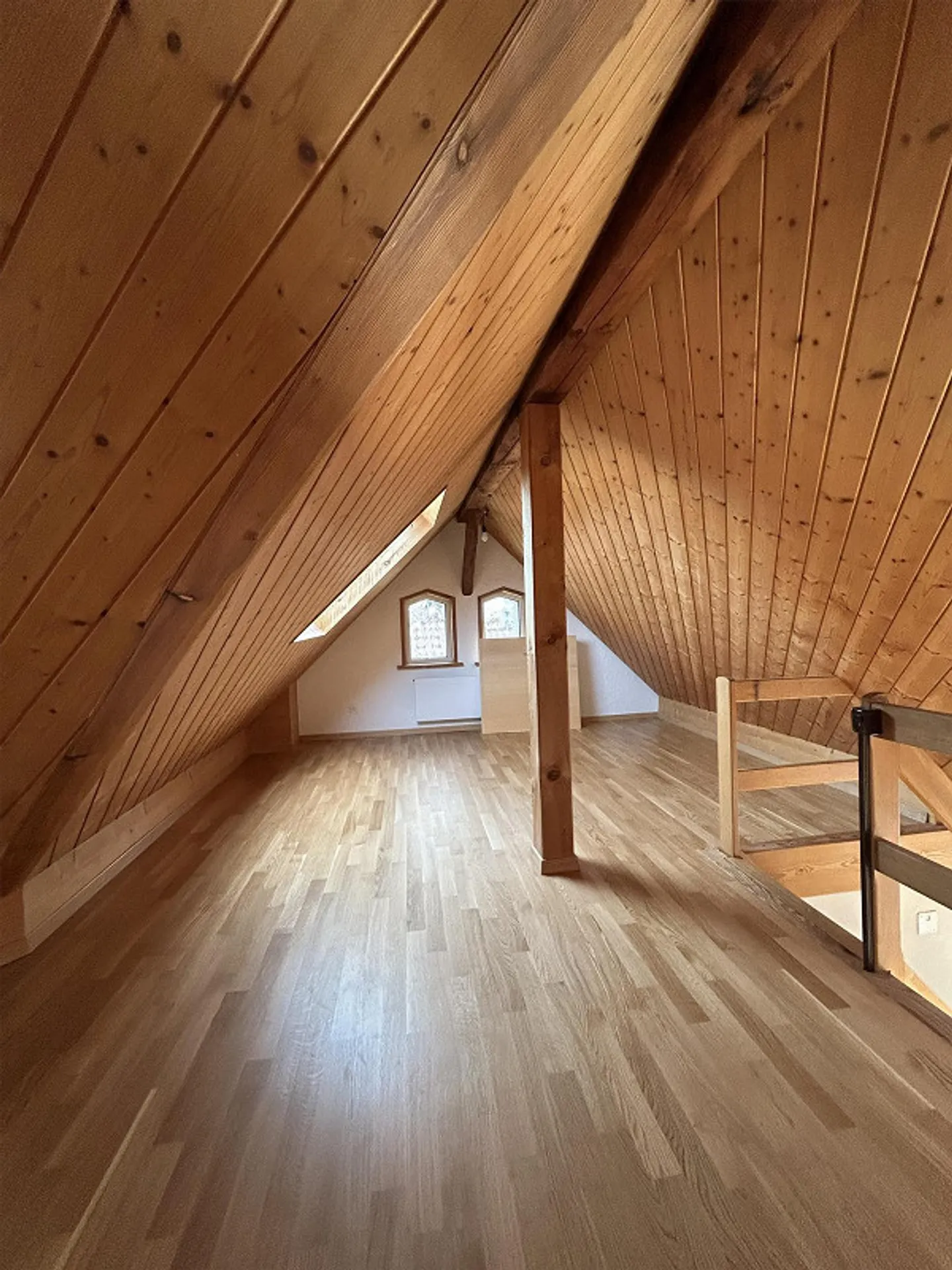 Appartement de toit confortable de 3,5 pièces avec balcon ouest - Photo 5 sur 14