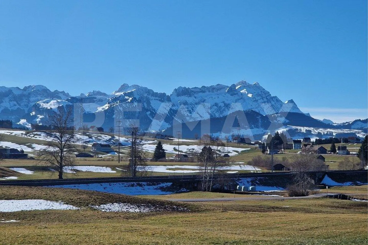 Exquisite Apartment with Alpine View - Photo 13 of 13