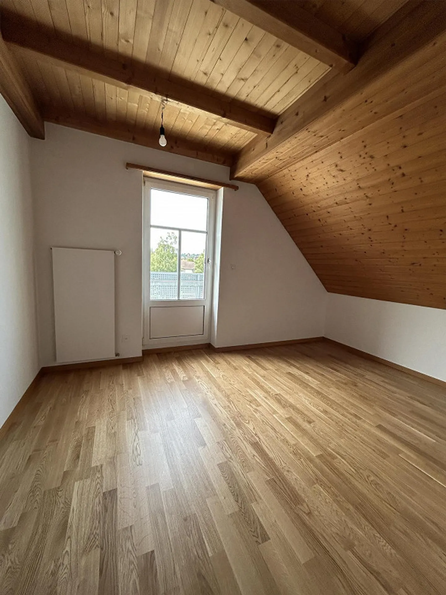 Appartement de toit confortable de 3,5 pièces avec balcon ouest - Photo 11 sur 14