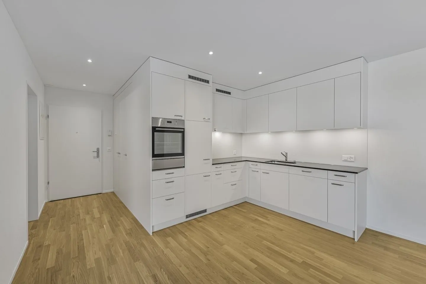 Vivere moderno ad Aarau-Rohr - Foto 2 di 8