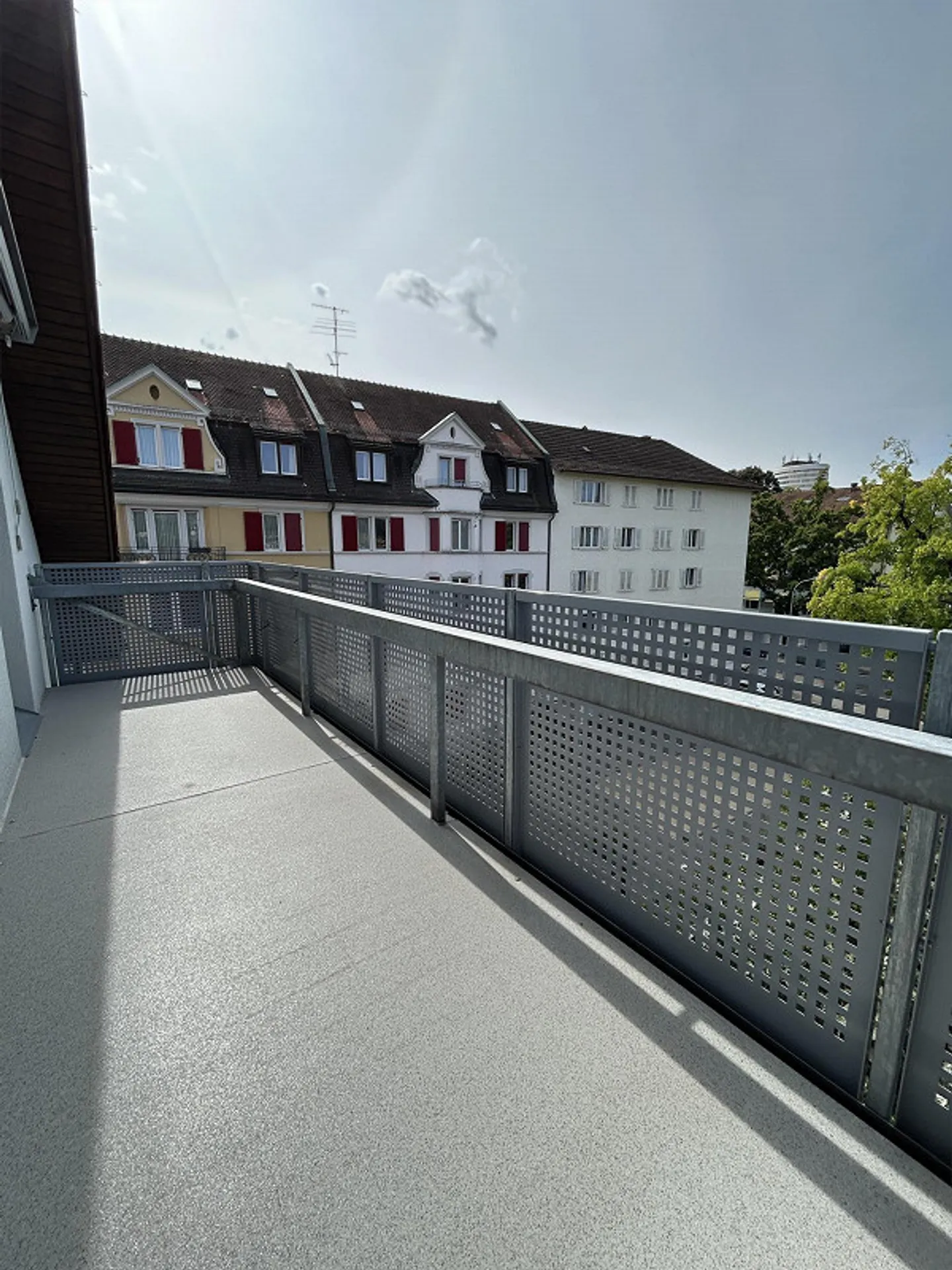 Appartement de toit confortable de 3,5 pièces avec balcon ouest - Photo 13 sur 14