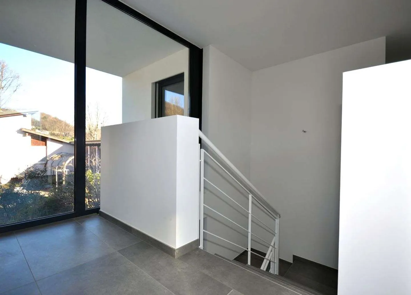 Appartement spacieux 4.5 pièces - Photo 3 sur 16