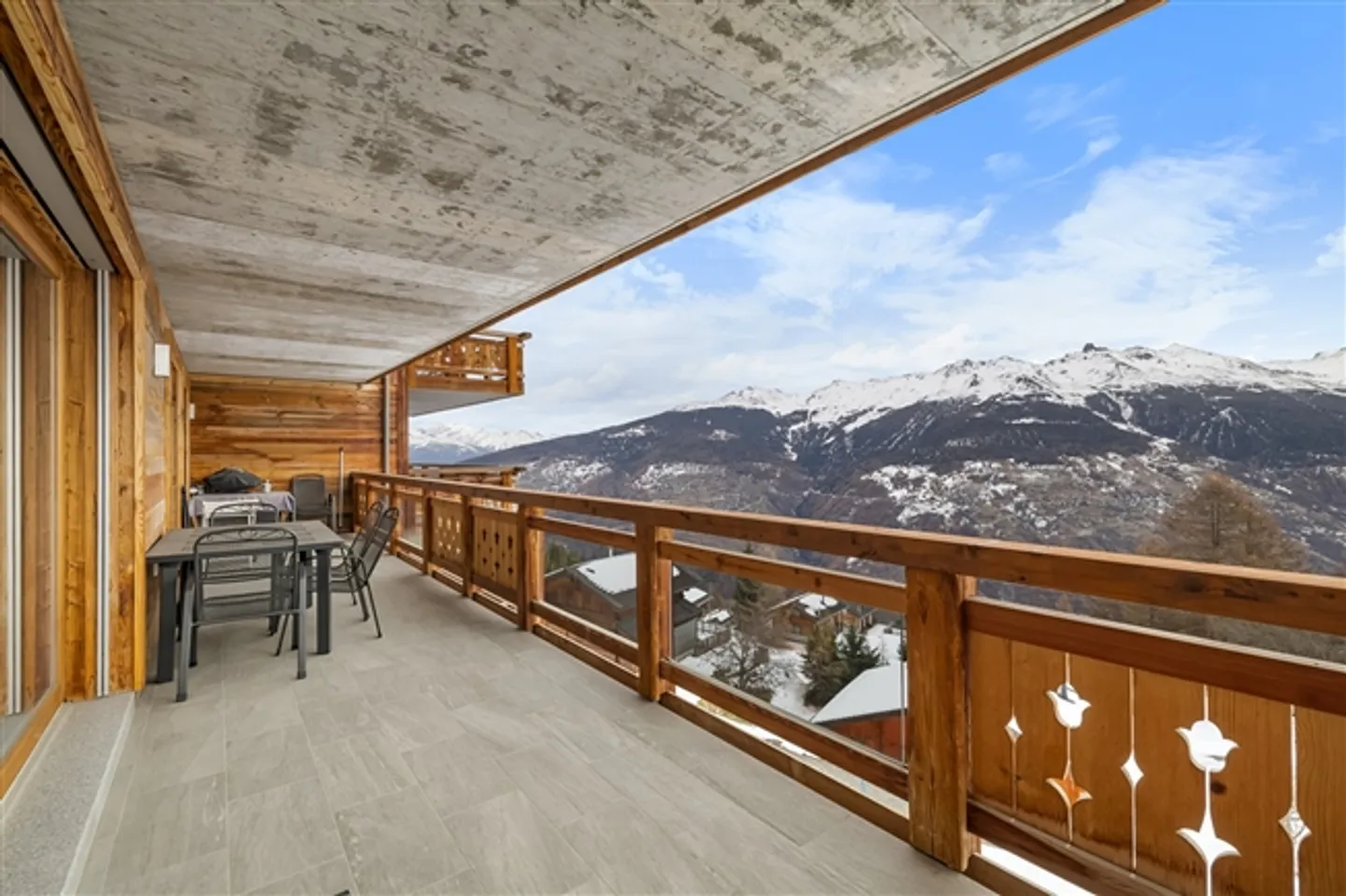Luxurious ski-in/ski-out apartment with panoramic view - Photo 13 of 13