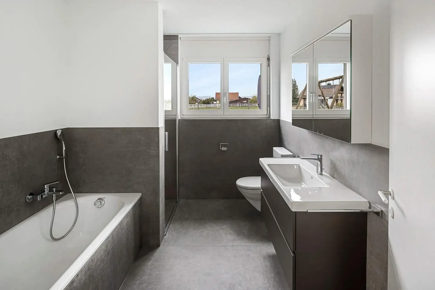 Charming Garden Apartment - Photo 10 of 13
