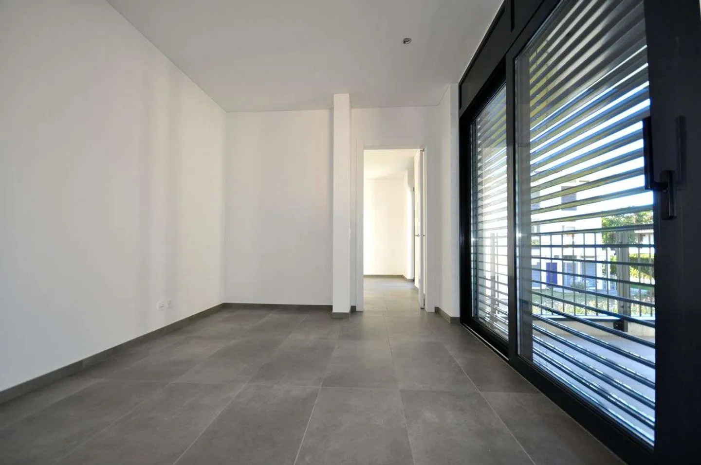 Appartement spacieux 4.5 pièces - Photo 5 sur 16