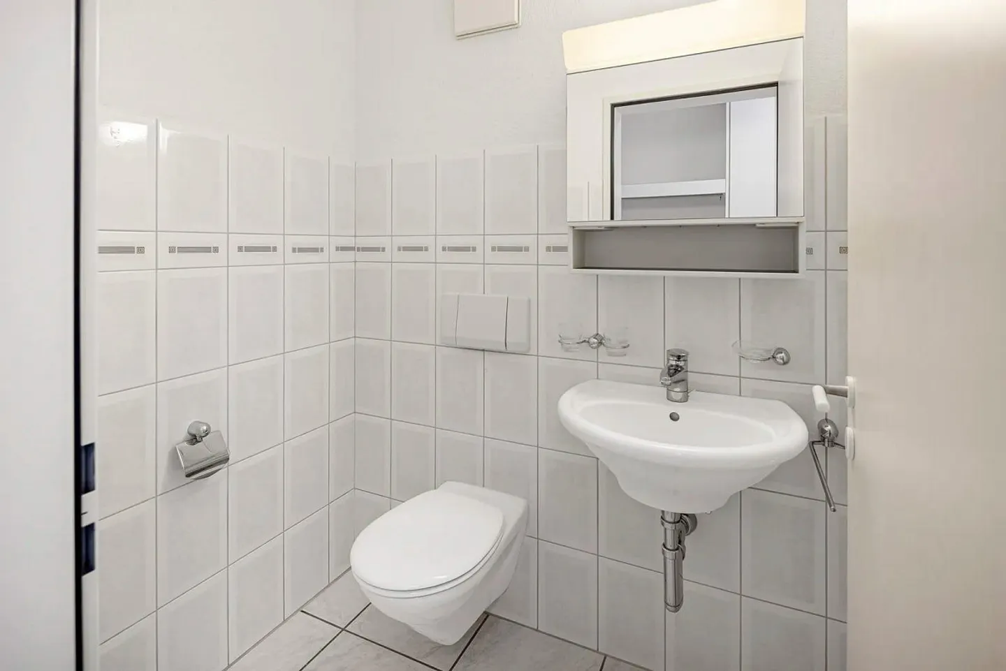 Charming Garden Apartment - Photo 11 of 13