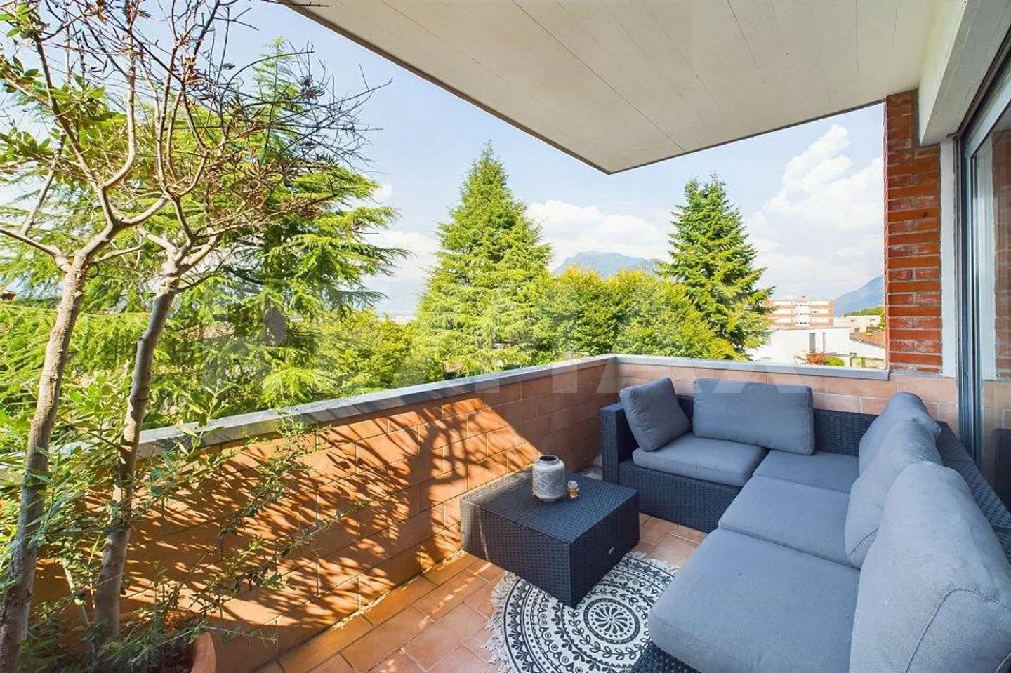 Spacious apartment in residential area, also as a second home - Photo 3 of 13