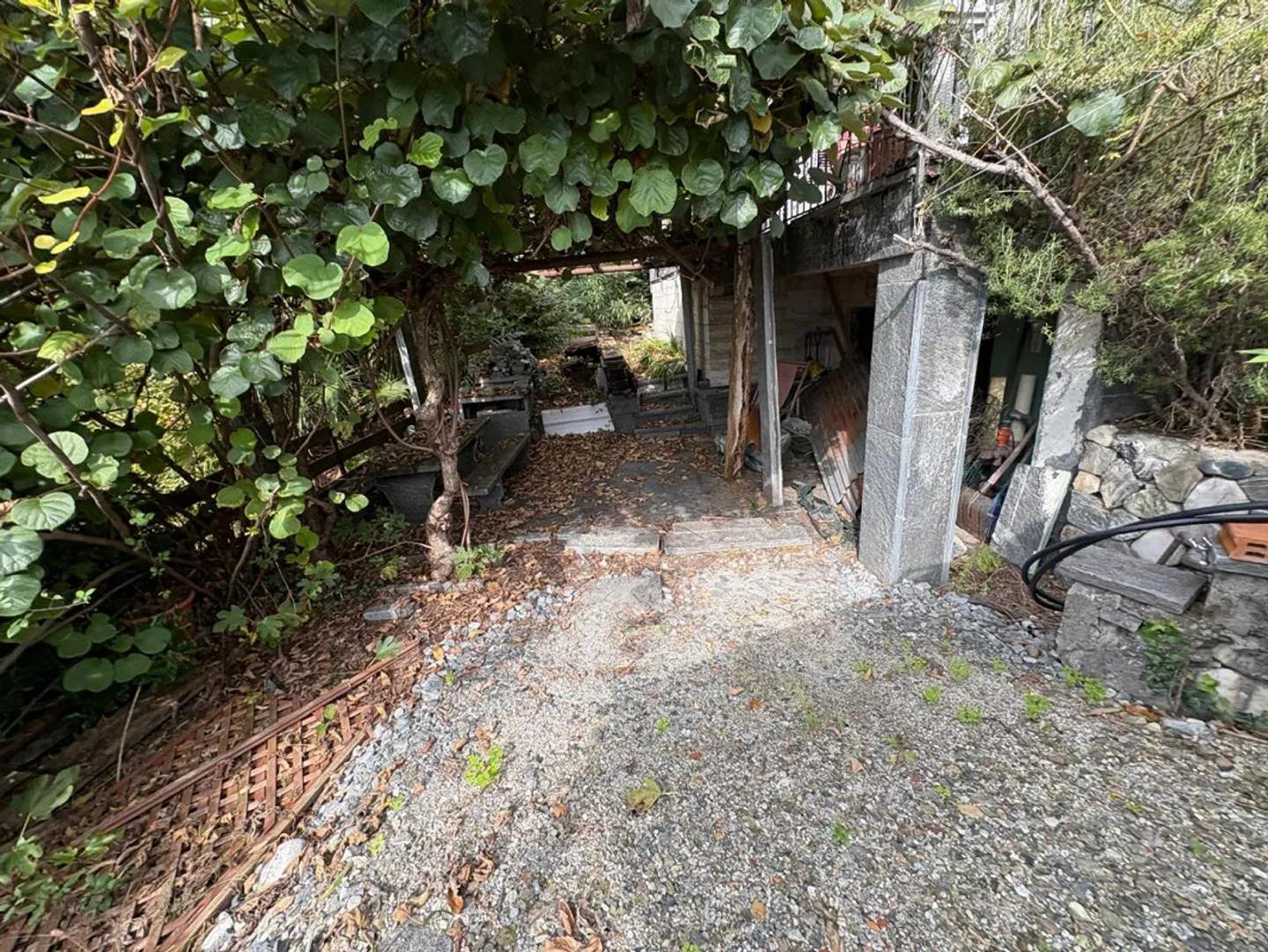 Maison avec deux appartements avec jardin et belle vue - Photo 12 sur 17