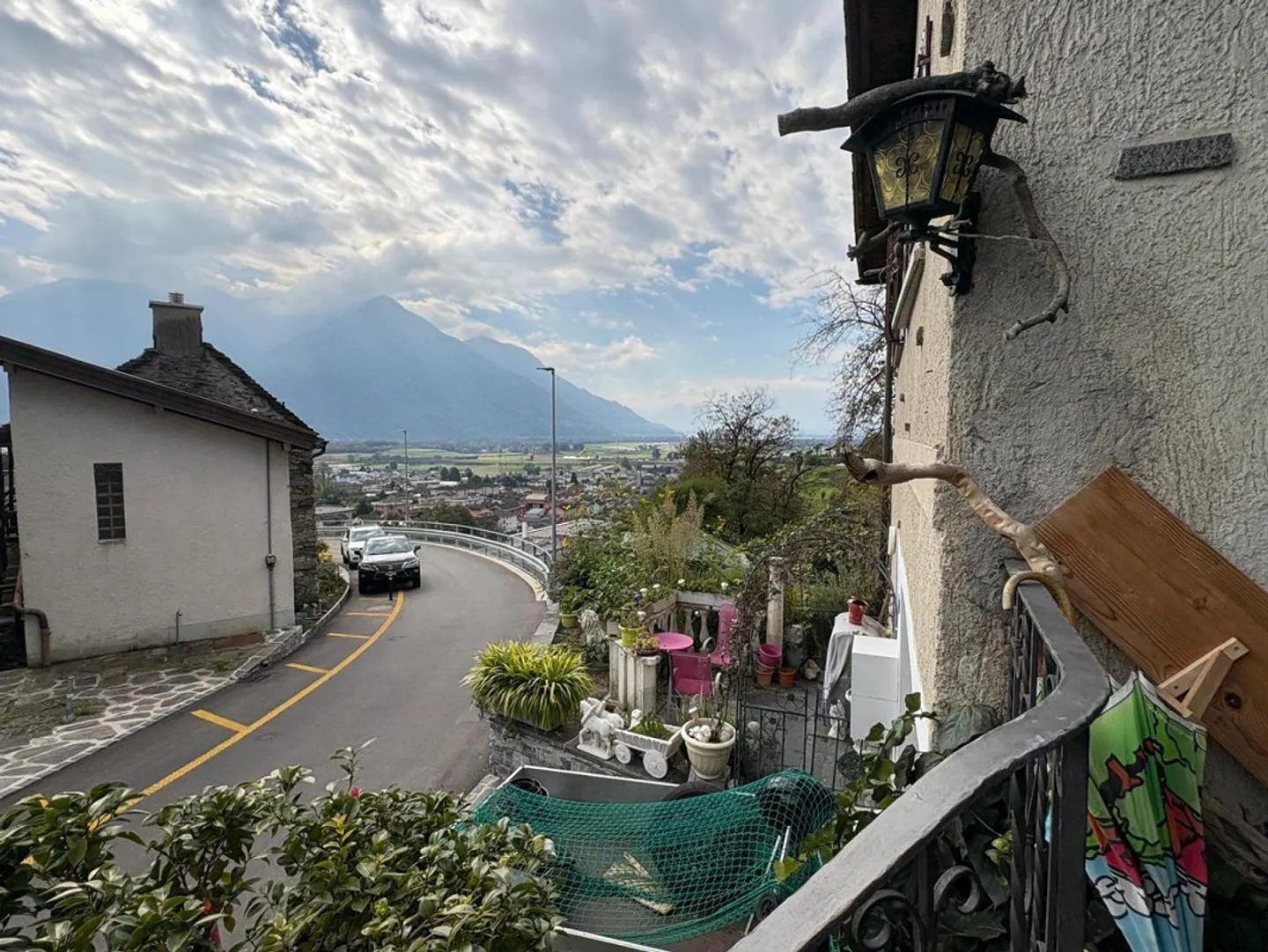 Maison avec deux appartements avec jardin et belle vue - Photo 13 sur 17