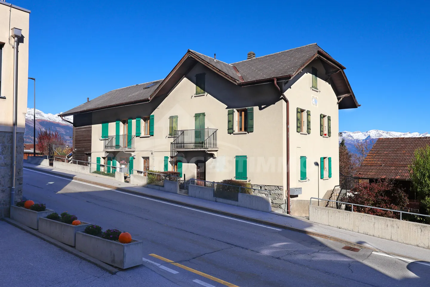 RENTAL BUILDING WITH DEVELOPMENT POTENTIAL - Photo 2 of 9