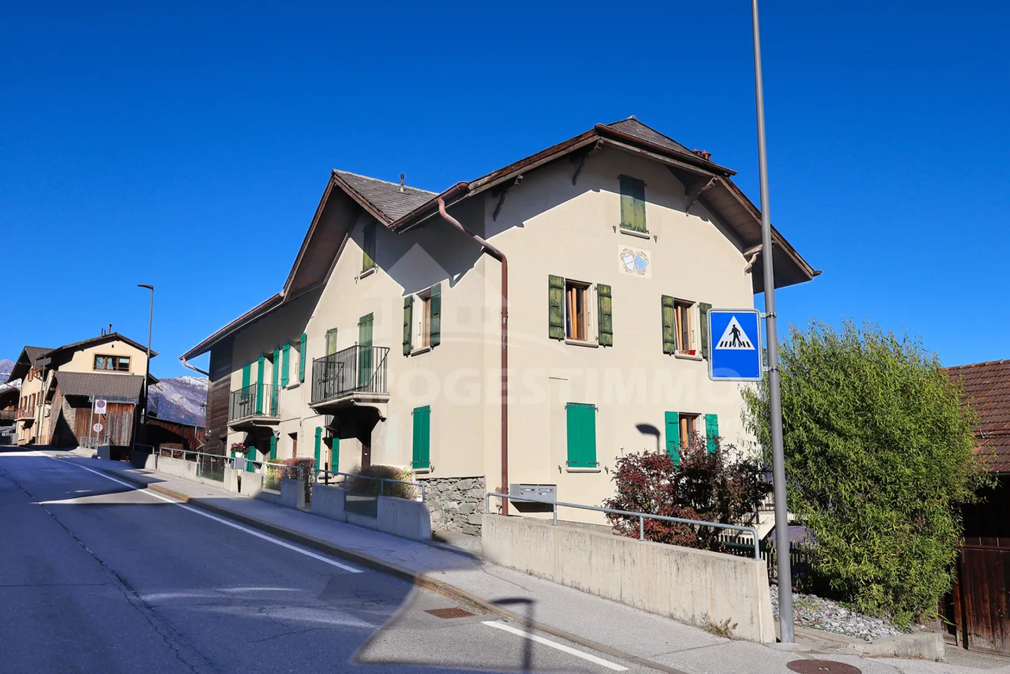 RENTAL BUILDING WITH DEVELOPMENT POTENTIAL - Photo 3 of 9