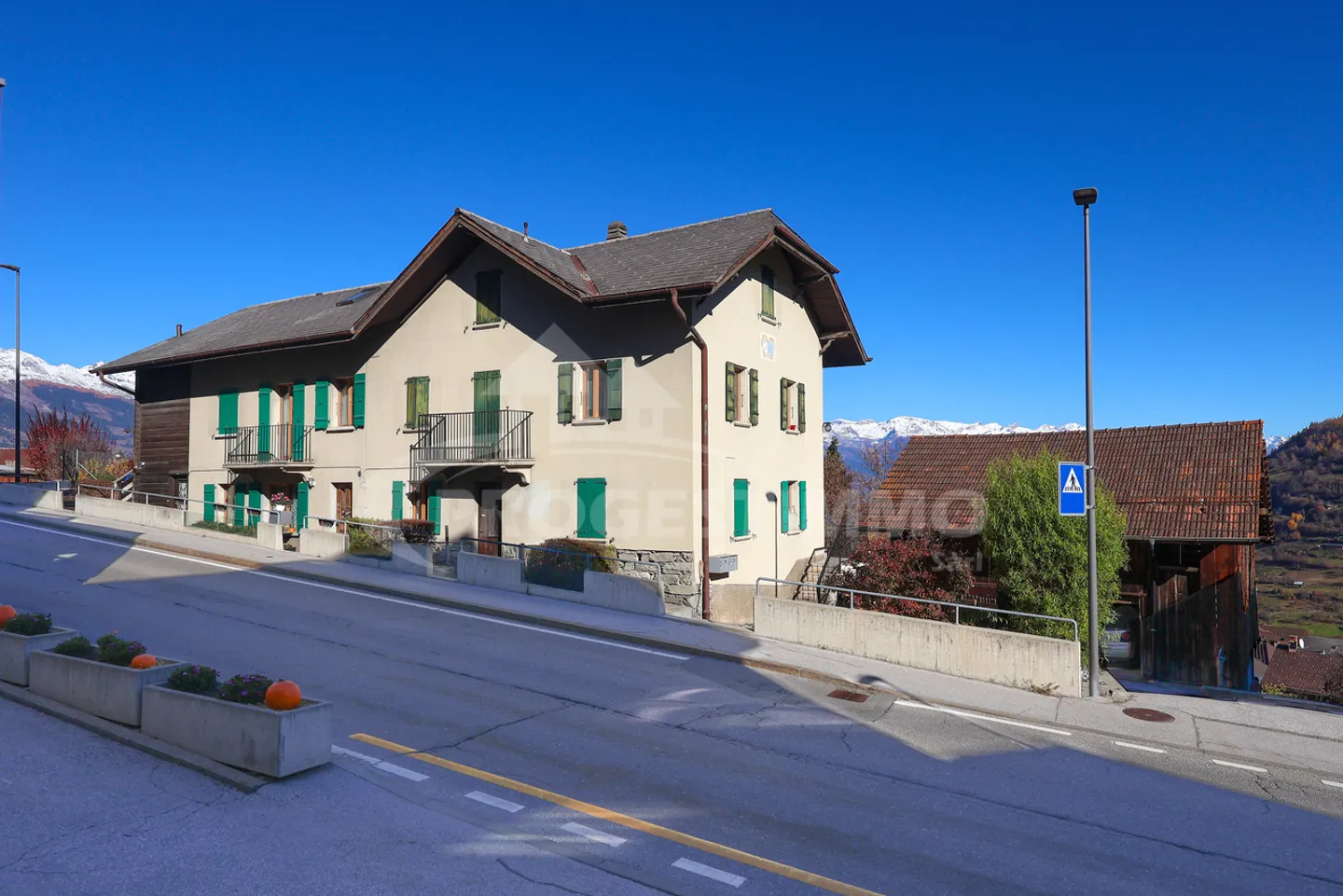 RENTAL BUILDING WITH DEVELOPMENT POTENTIAL - Photo 6 of 9