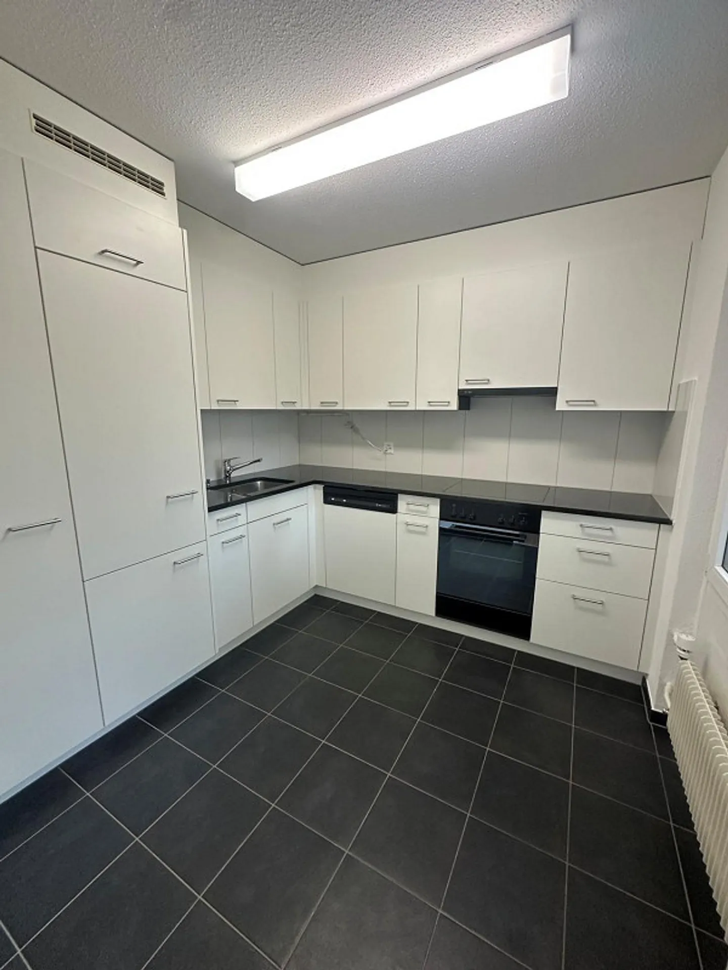 Charmante 4.5-Zimmerwohnung im 1. OG mit Balkon - Foto 4 di 8