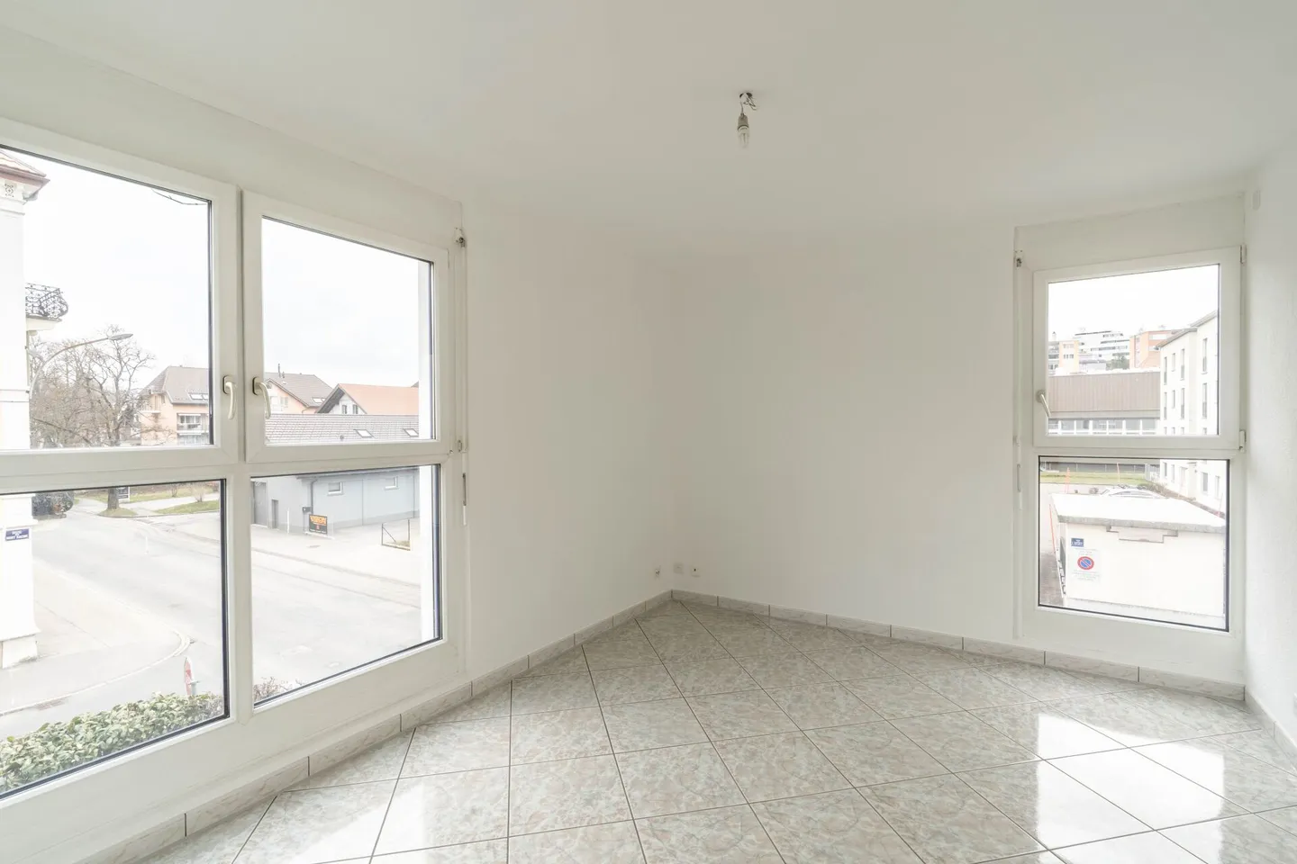 Superbo appartamento luminoso di 5,5 locali con box - La Chaux-de-Fonds - Foto 3 di 14