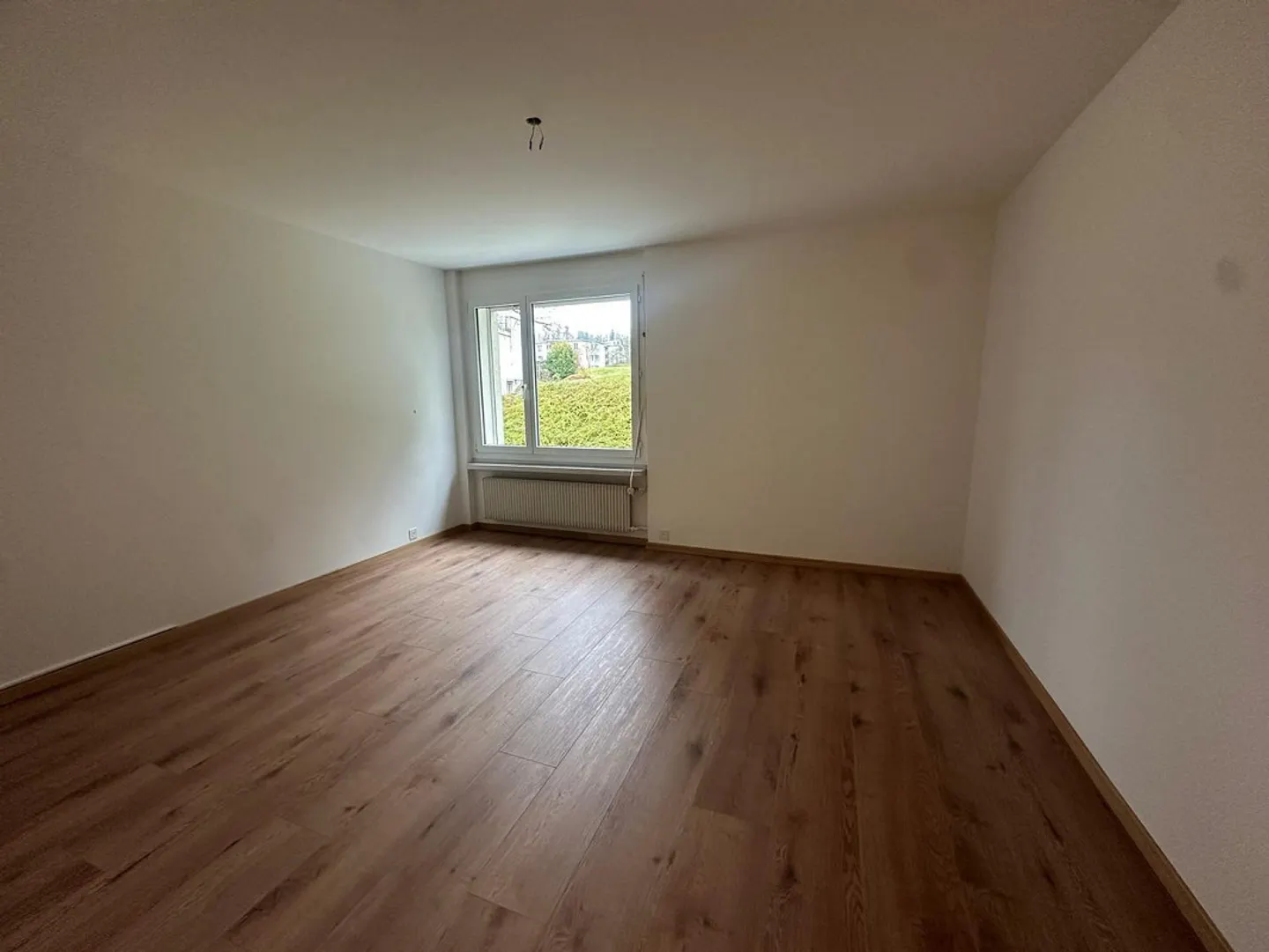 Charmante 4.5-Zimmerwohnung im 1. OG mit Balkon - Foto 5 di 8