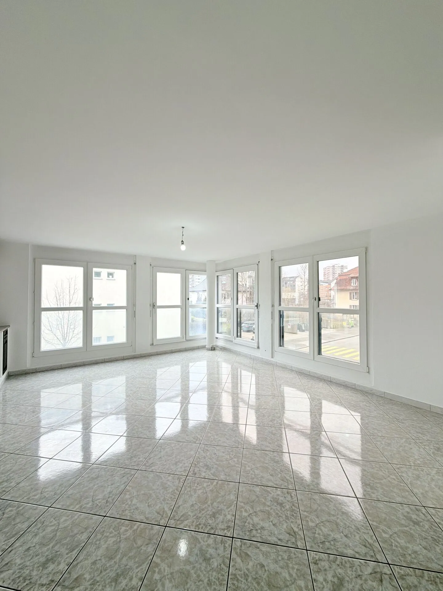 Superbo appartamento luminoso di 5,5 locali con box - La Chaux-de-Fonds - Foto 6 di 14