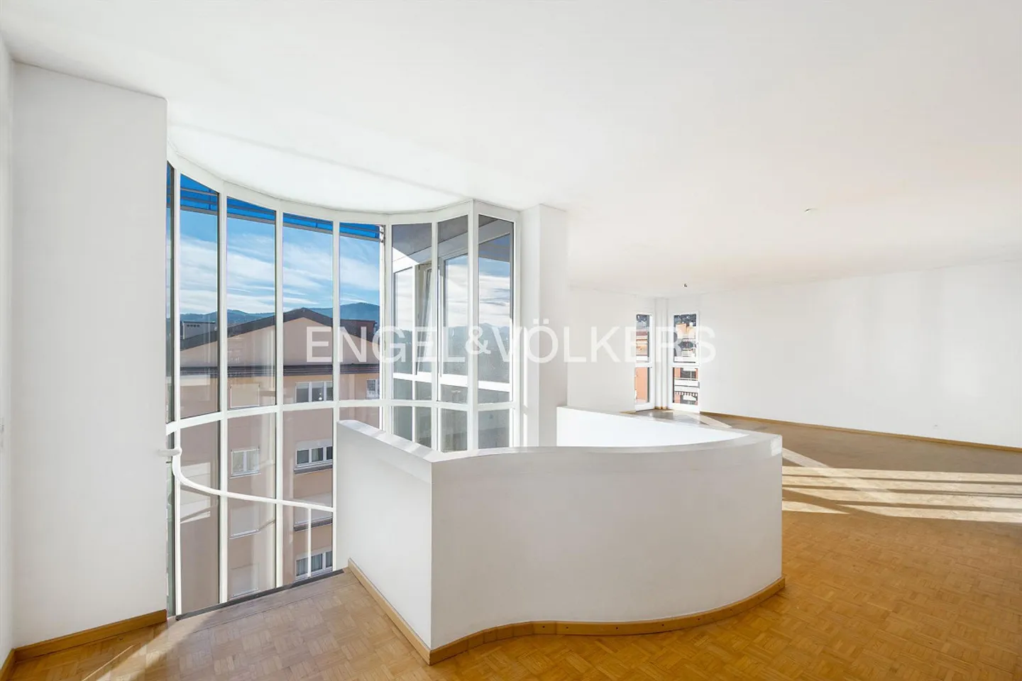 RISERVATO Dachgeschoss mit Dachterrasse mit teilweisem Seeblick - Foto 2 di 10