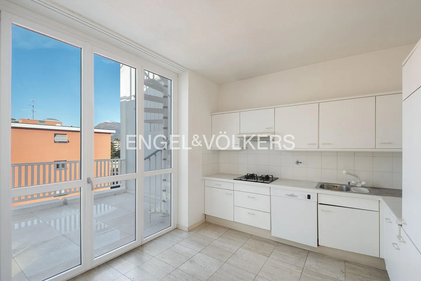 RISERVATO Dachgeschoss mit Dachterrasse mit teilweisem Seeblick - Foto 5 di 10