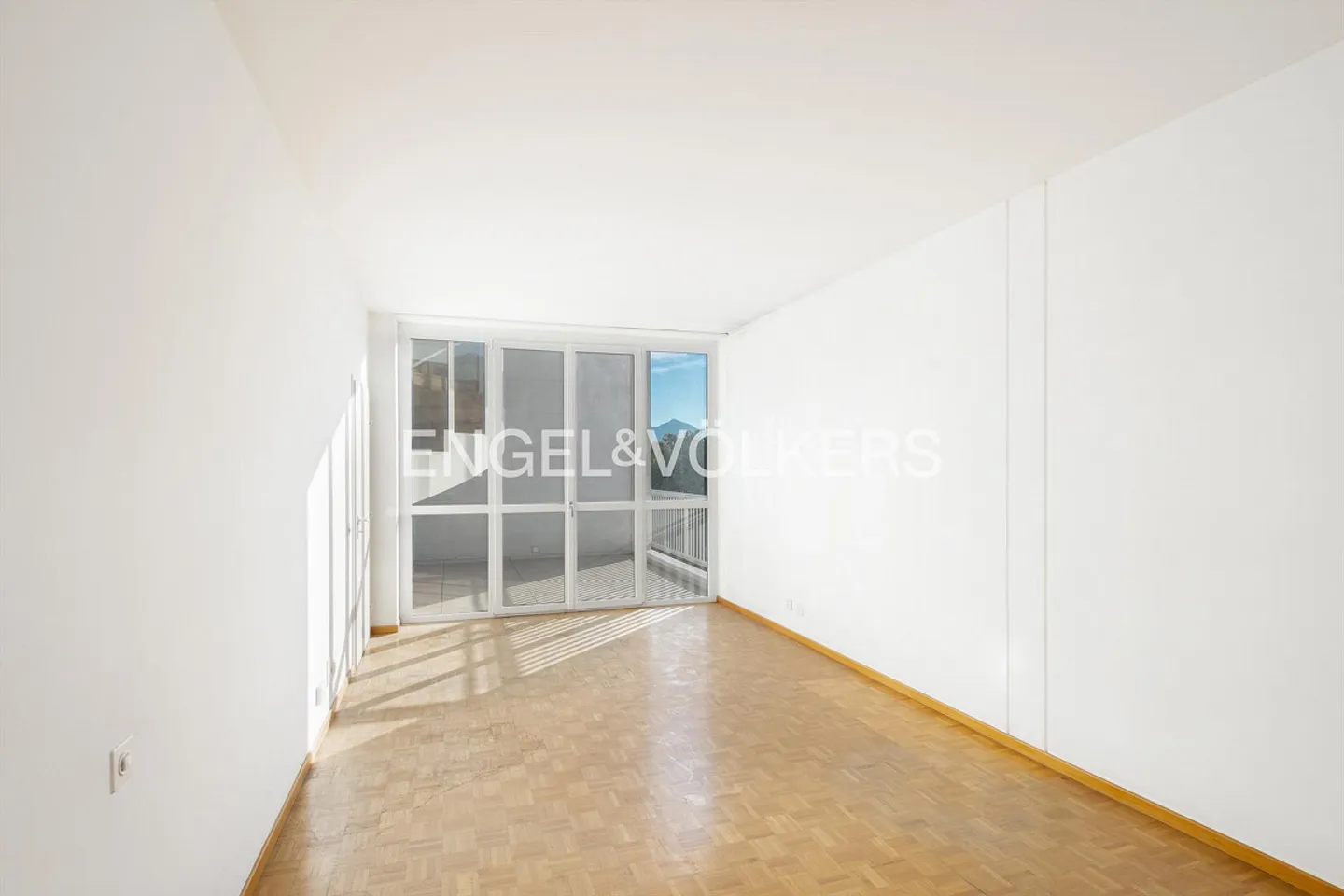 RISERVATO Dachgeschoss mit Dachterrasse mit teilweisem Seeblick - Foto 7 di 10