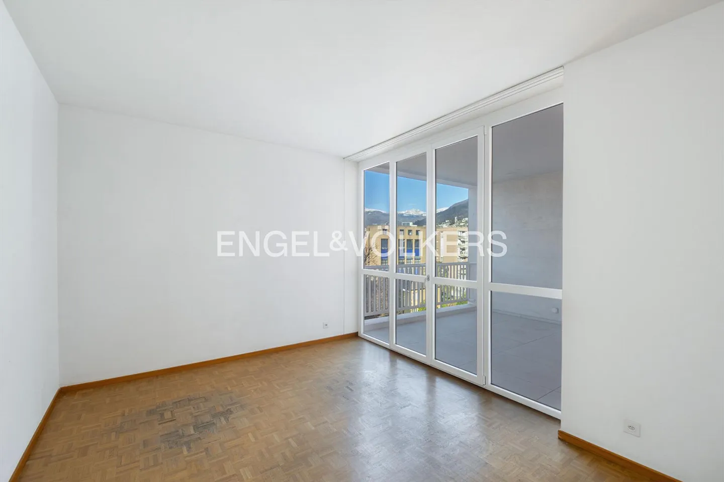 RISERVATO Dachgeschoss mit Dachterrasse mit teilweisem Seeblick - Foto 8 di 10