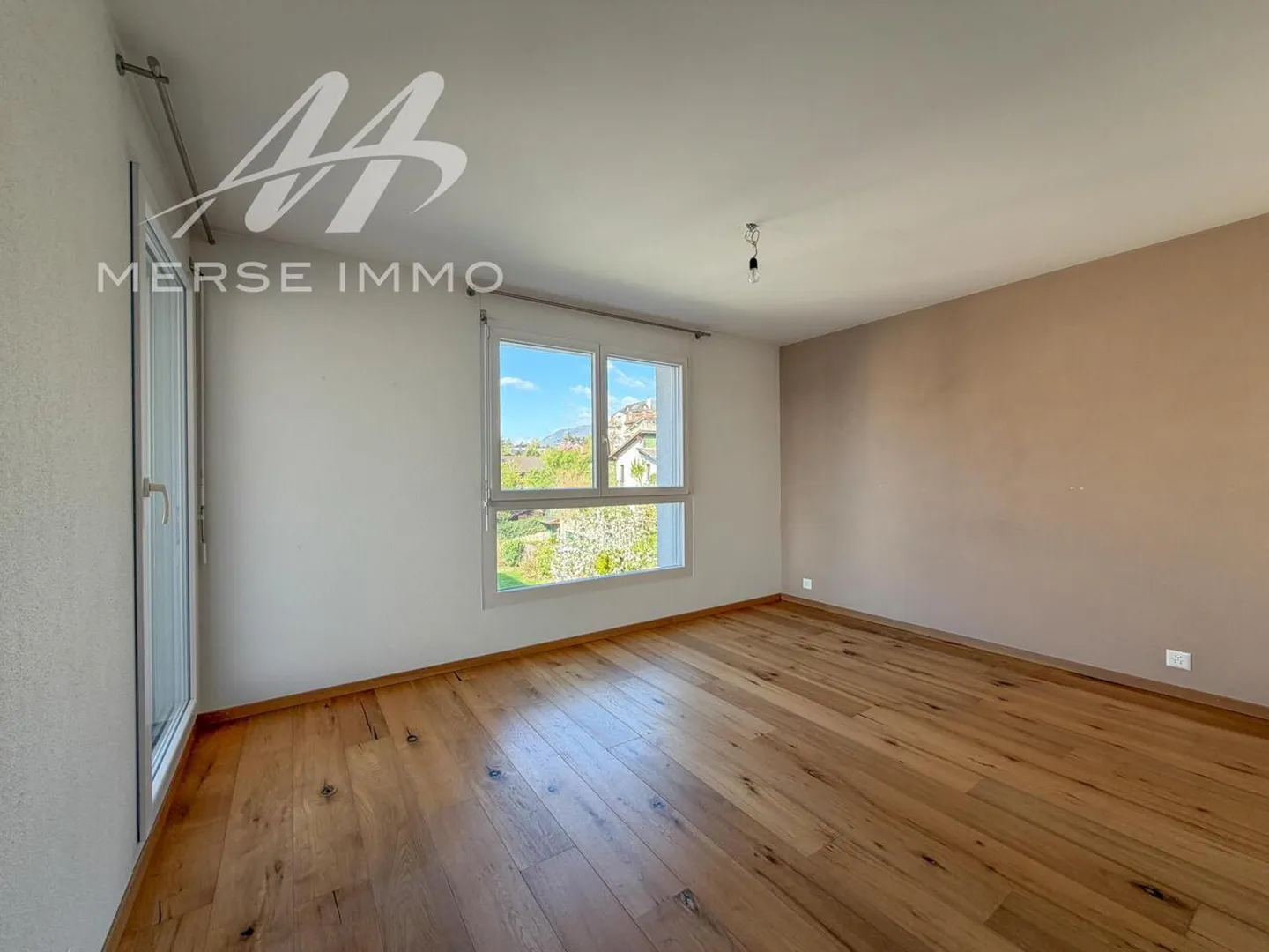 Bright penthouse with large terrace and unobstructed view - Photo 10 of 15