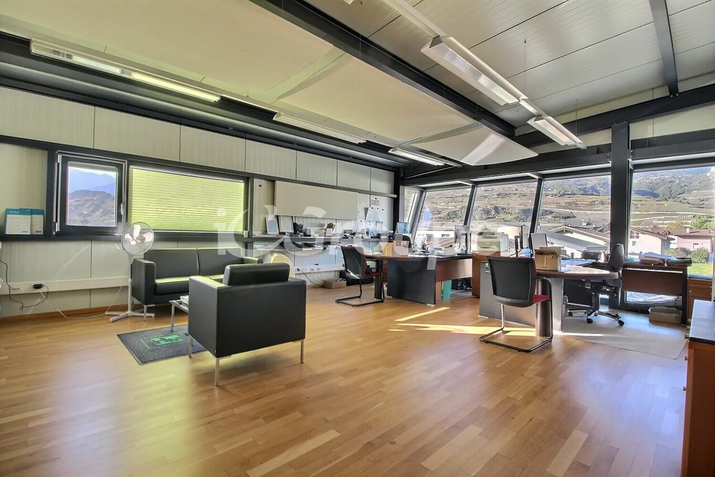 Modern Industrial Hall Near Sion - Photo 4 of 13