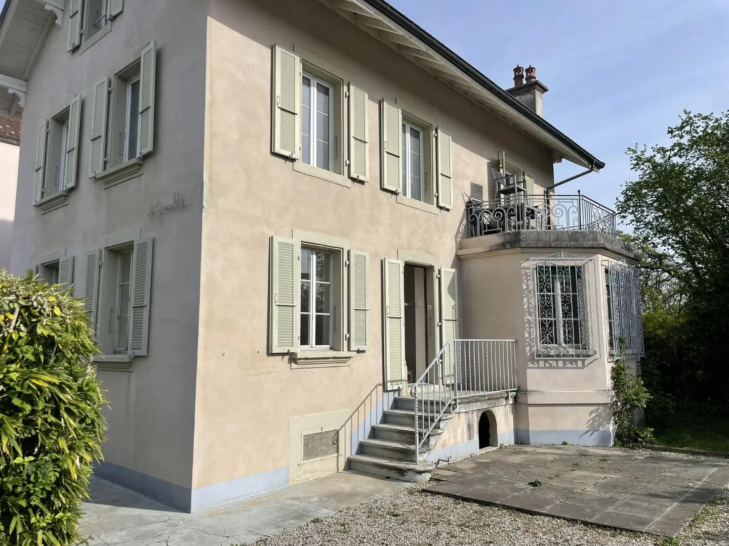 Vivi in un luogo leggendario nella famosa Villa Tintin - Foto 1 di 13