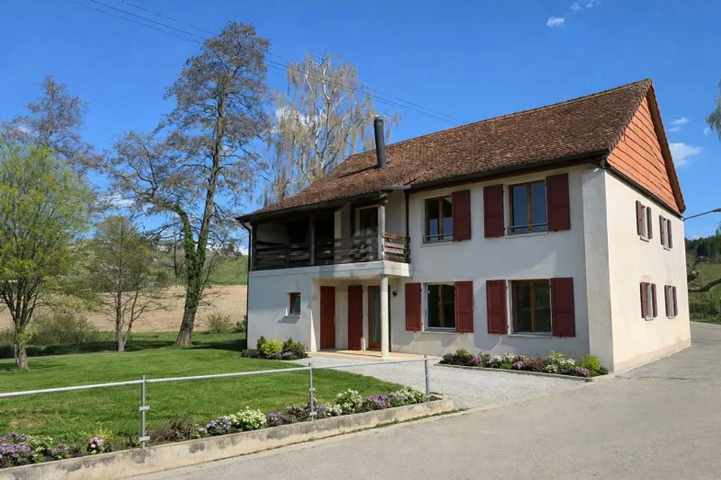 Geräumiges Duplex mit Balkon - Foto 1 von 6