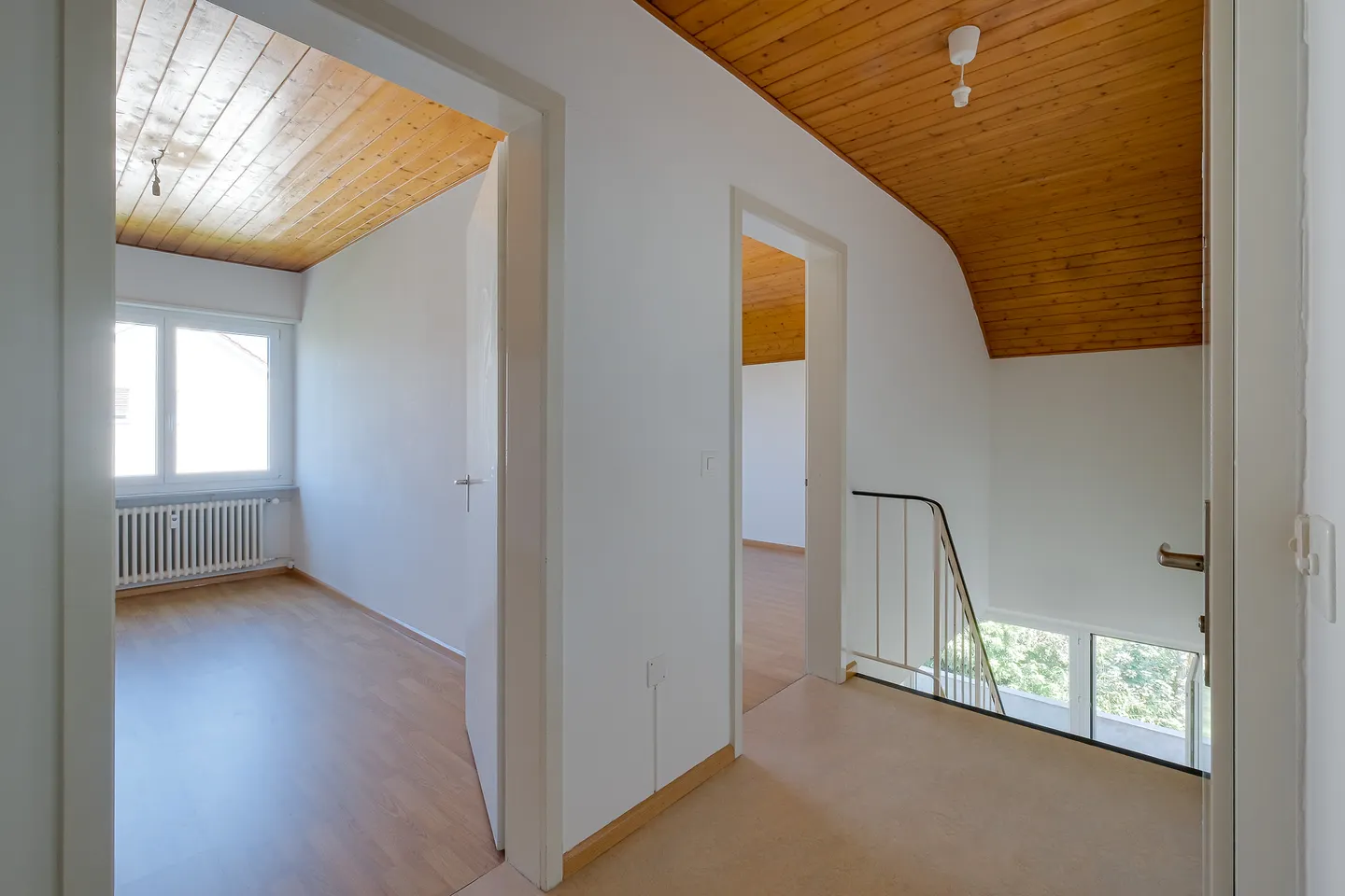 Spacious Maisonette Apartment - Photo 7 of 10