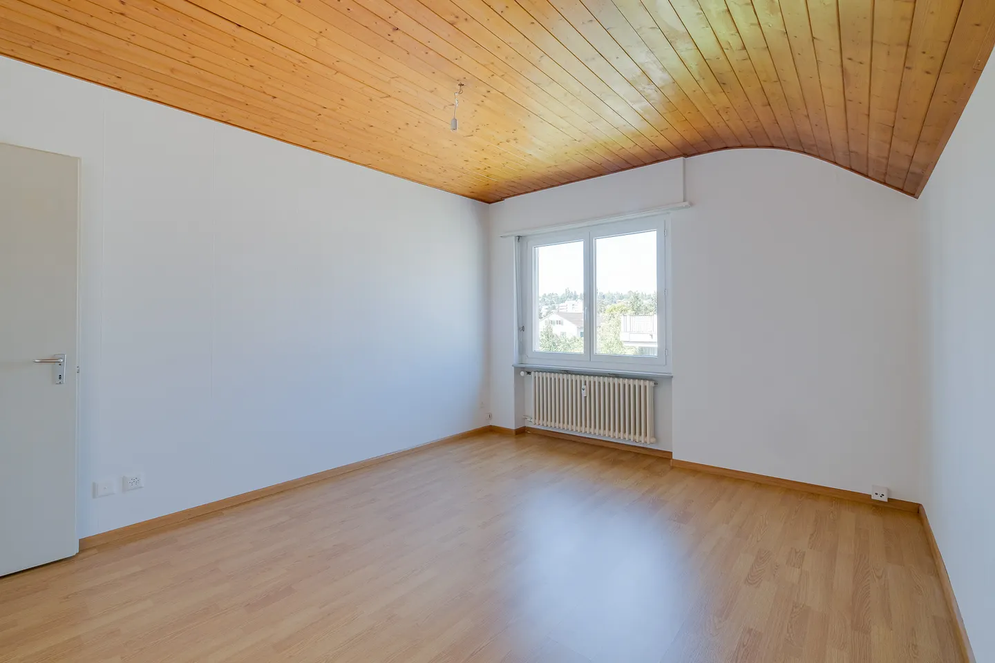 Spacious Maisonette Apartment - Photo 8 of 10