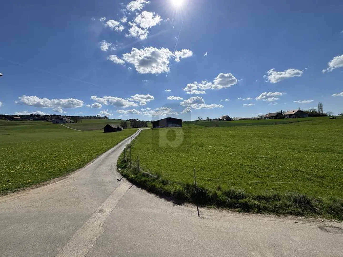 Geräumiges Duplex mit Balkon - Foto 2 von 6