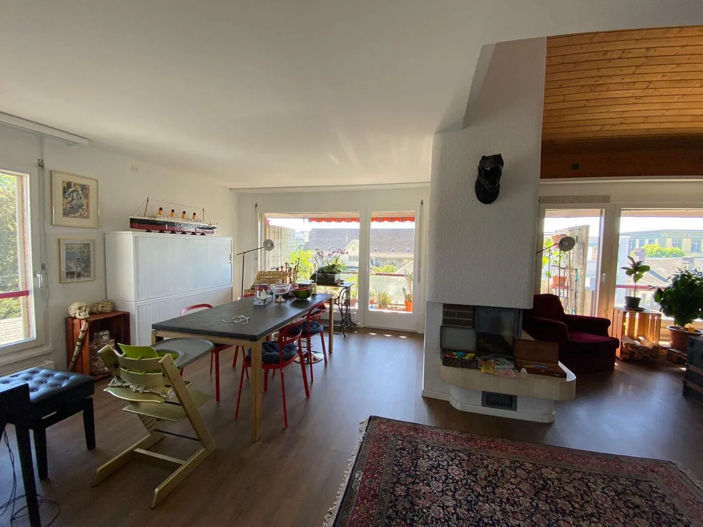 In affitto - Magnifico appartamento di 4,5 stanze all'ultimo piano in centro città - Foto 2 di 11