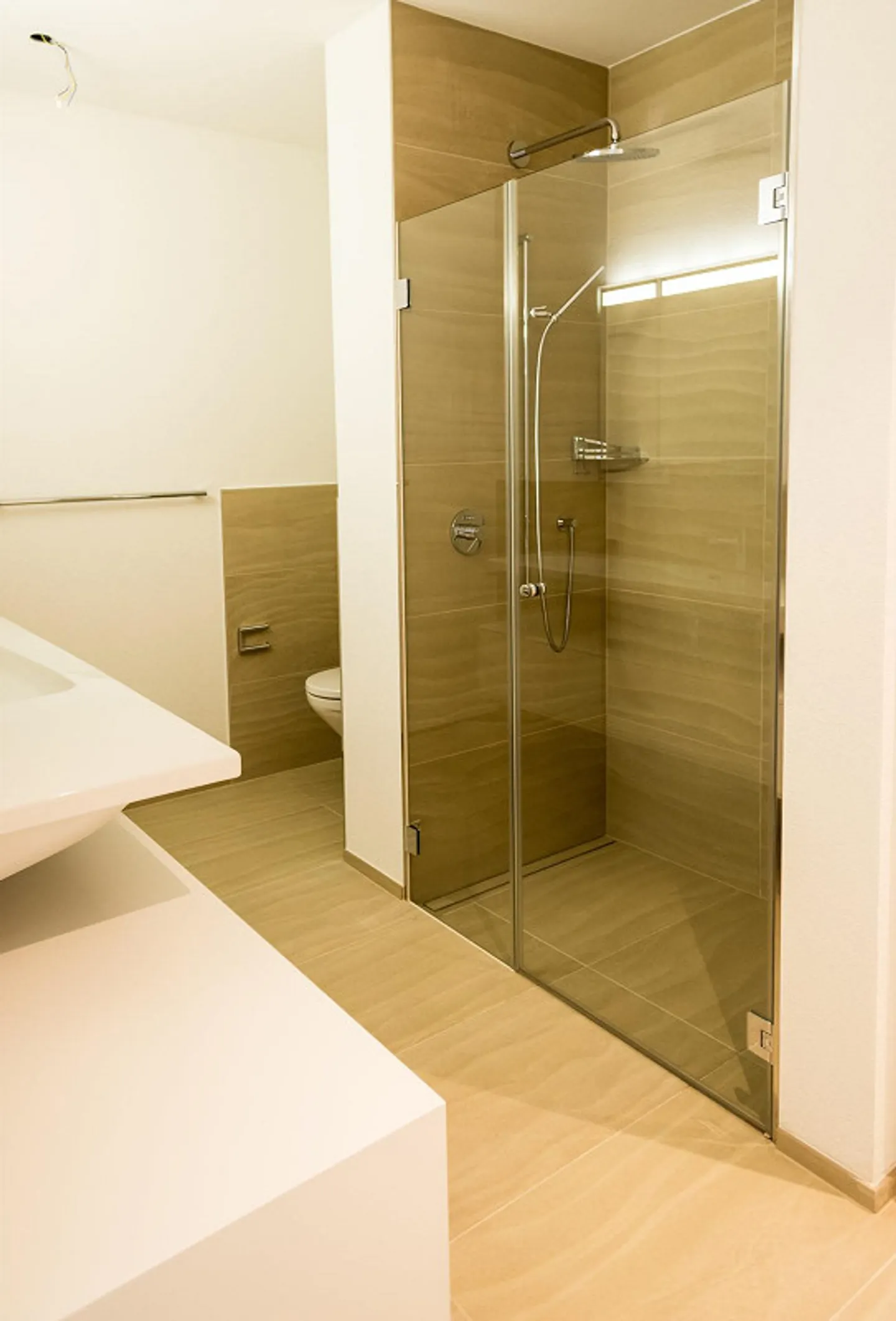 Moderne 2.5-Zimmerwohnung in Zug - Foto 4 di 9