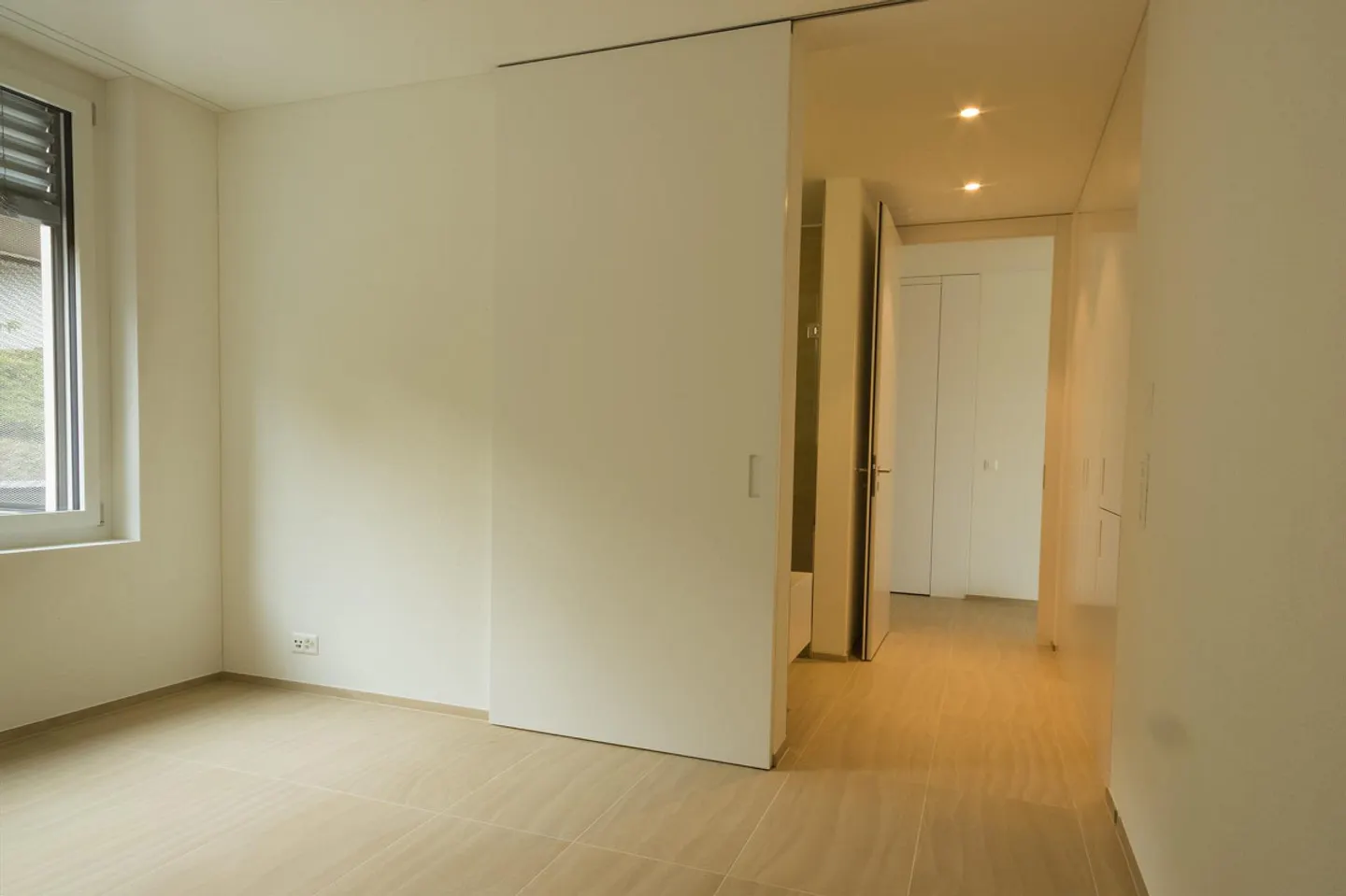 Moderne 2.5-Zimmerwohnung in Zug - Foto 6 di 9