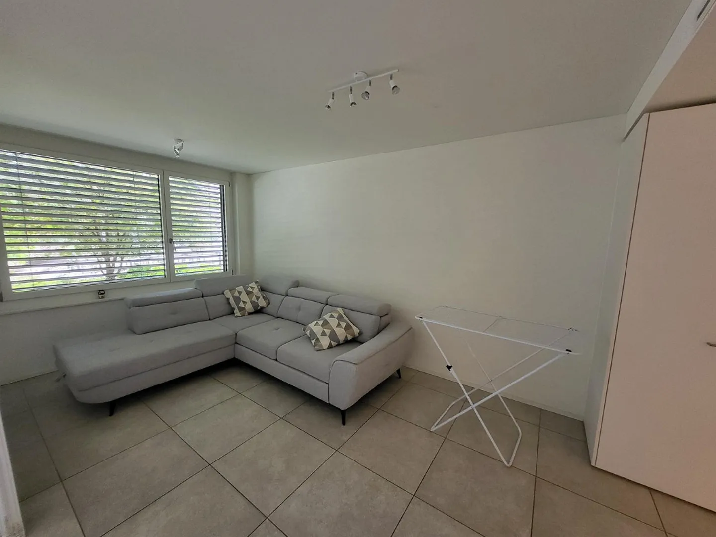 Appartement moderne et lumineux à louer dans le centre-ville de Dübendorf - Photo 4 sur 5