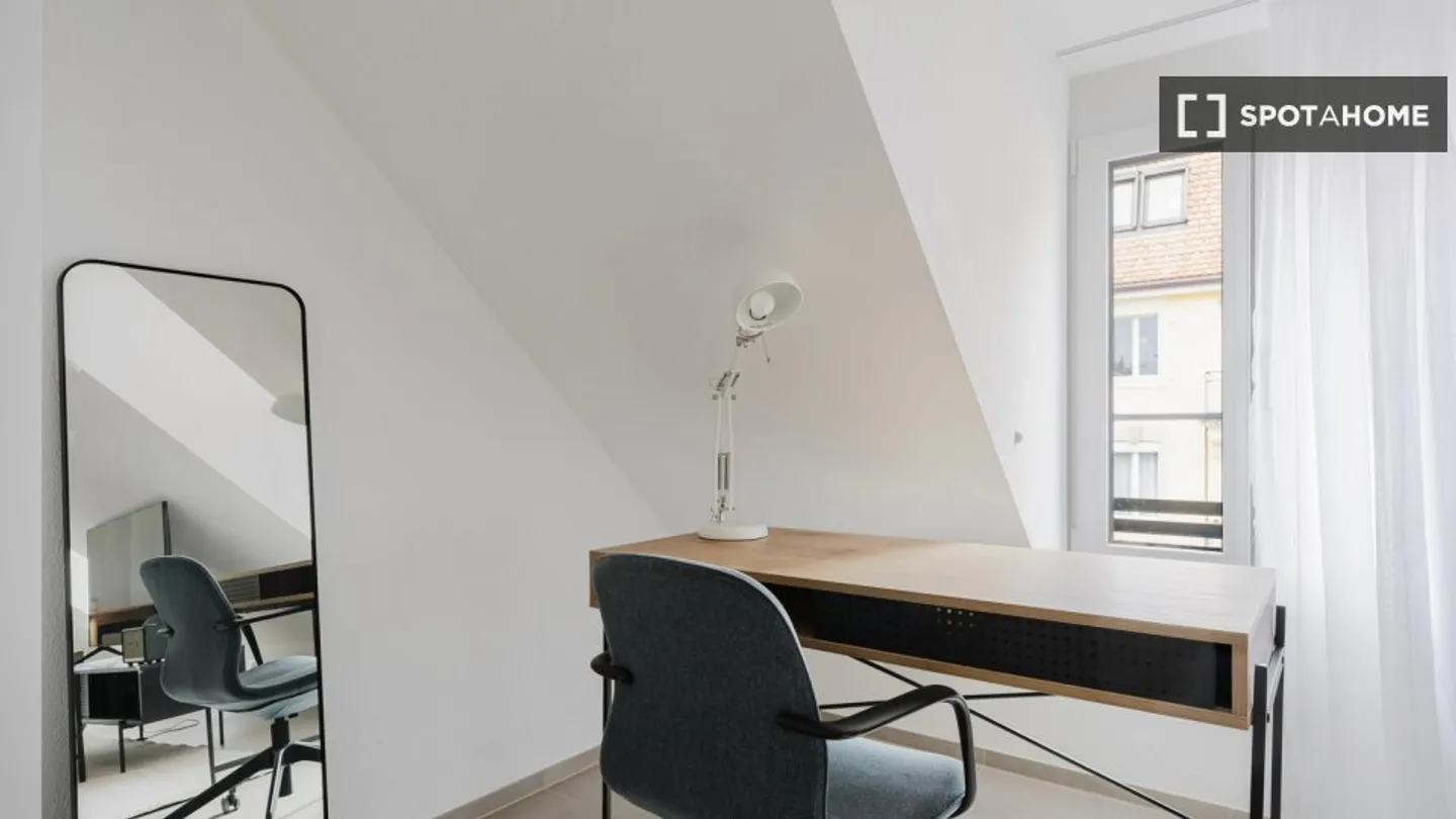 Charming Apartment in Zurich - Photo 4 of 15