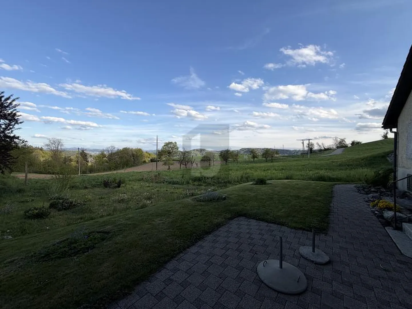 Charmantes Doppelhaus - Foto 2 von 6