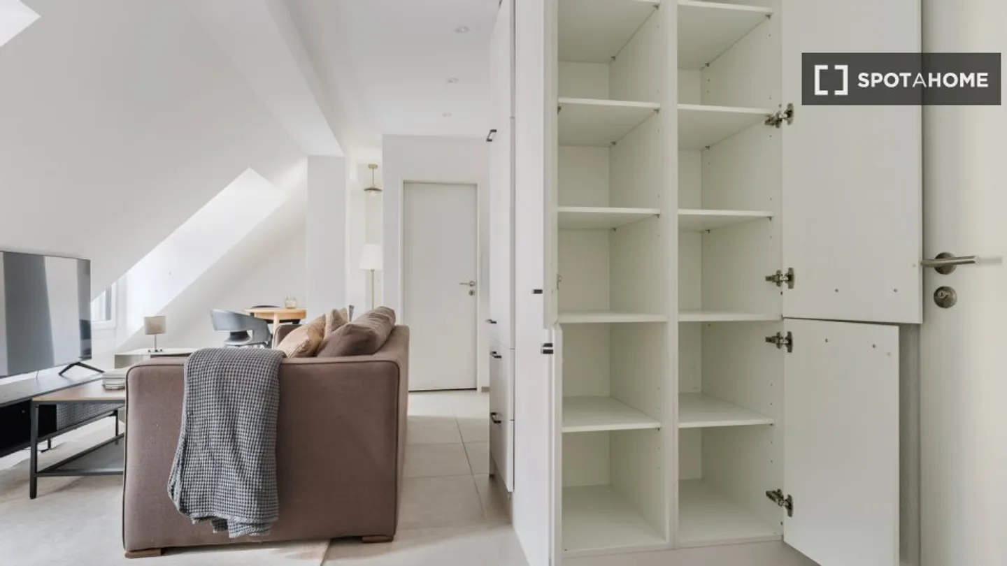 Charming Apartment in Zurich - Photo 14 of 15