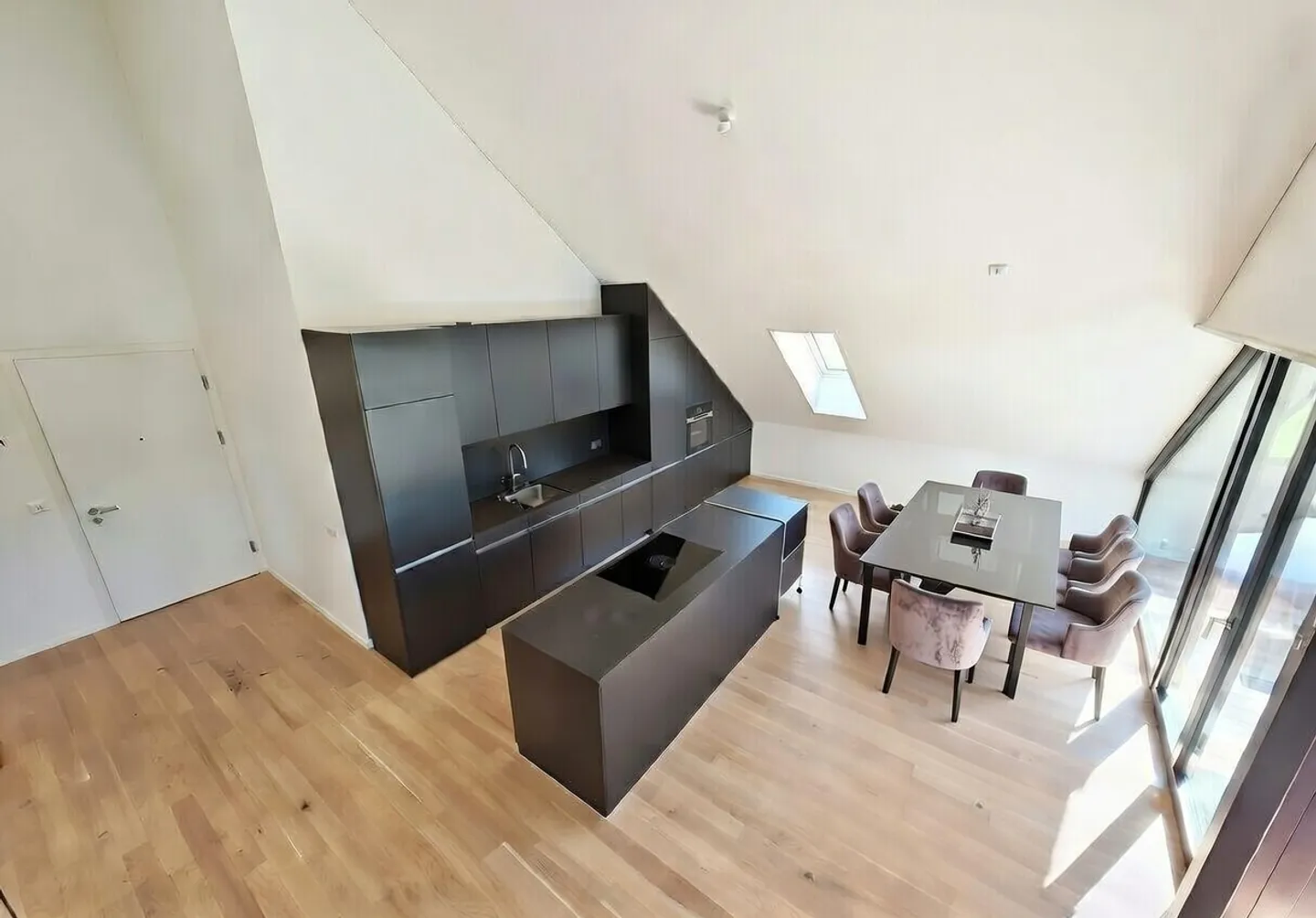 Stylisches Penthouse mit Seesicht - Foto 3 von 9