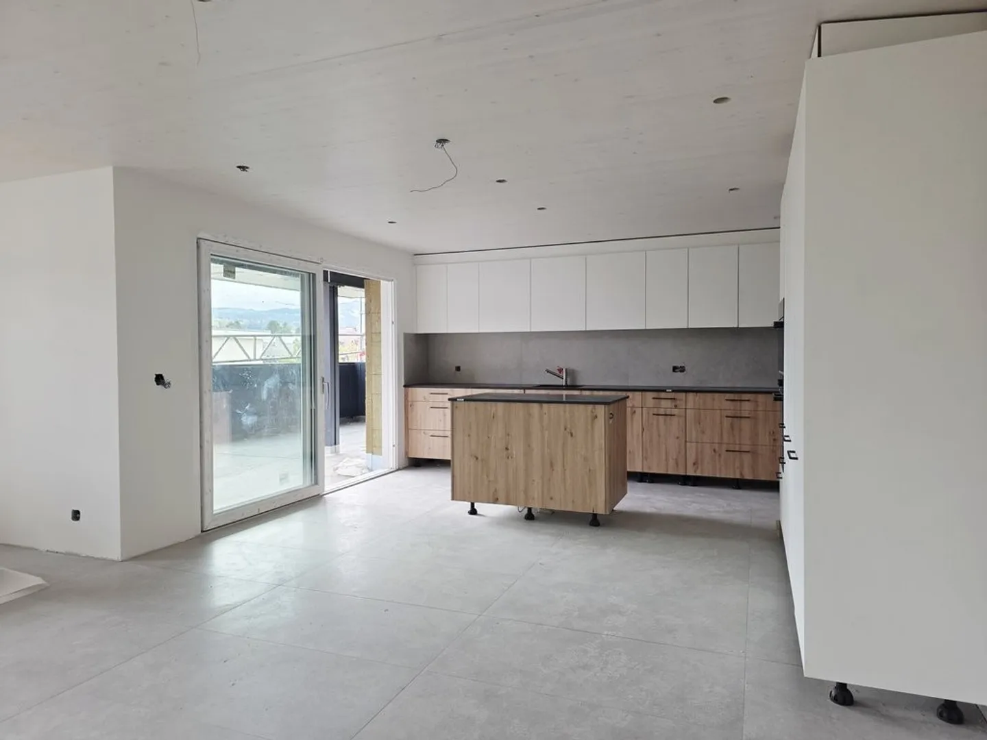 NEW 3.5-room apartment for CHF 2,380.- including charges/electricity. - Photo 5 of 6