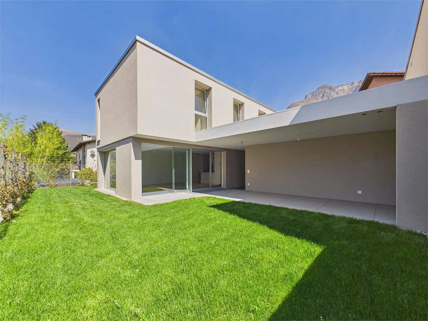 Moderne neu gebaute Villen in Cadro - Foto 1 von 13