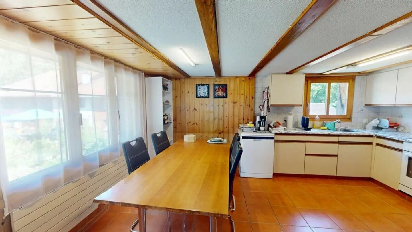 3.5 Room Apartment Above Mels - Photo 5 of 12