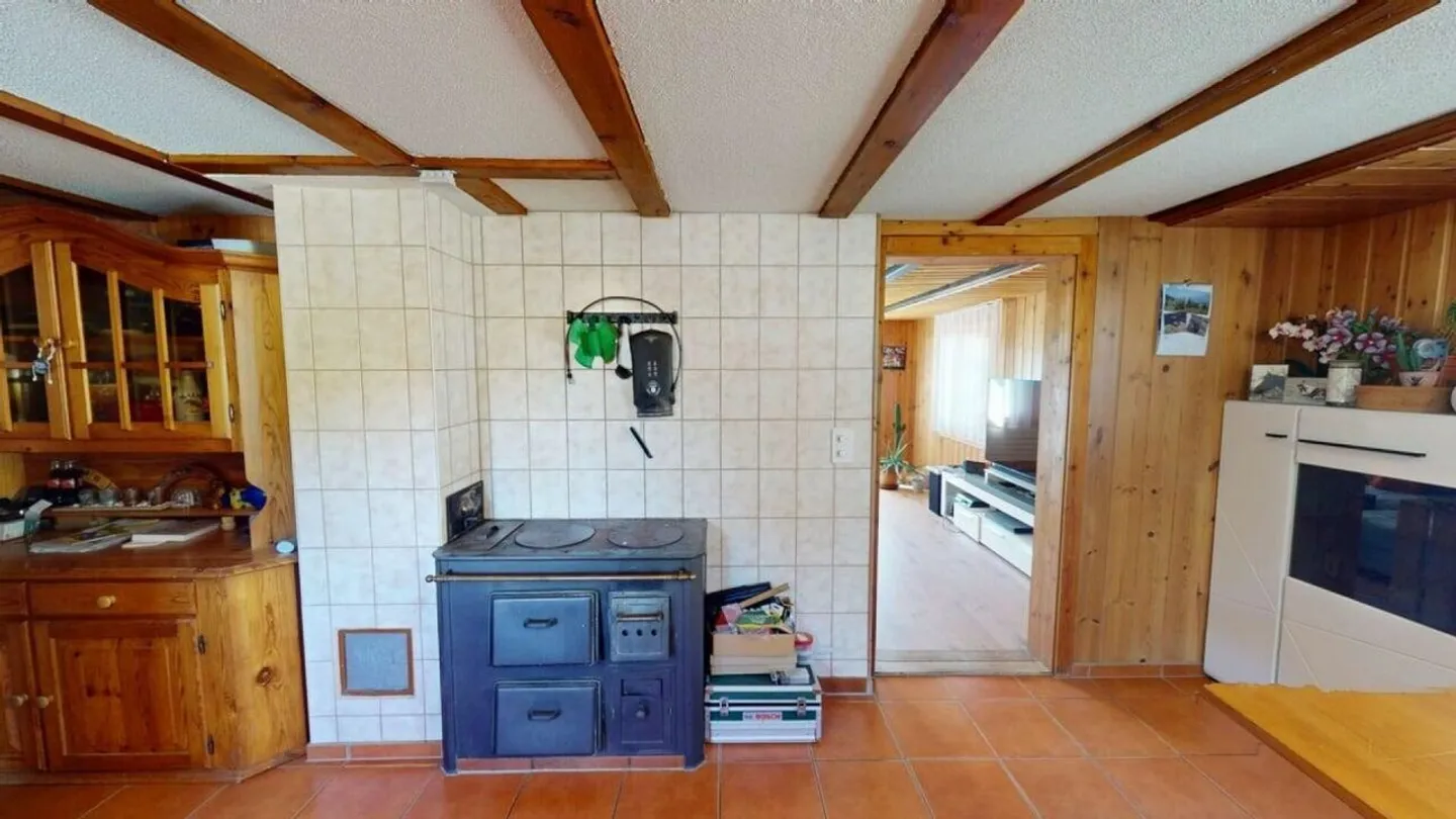 3.5 Room Apartment Above Mels - Photo 7 of 12