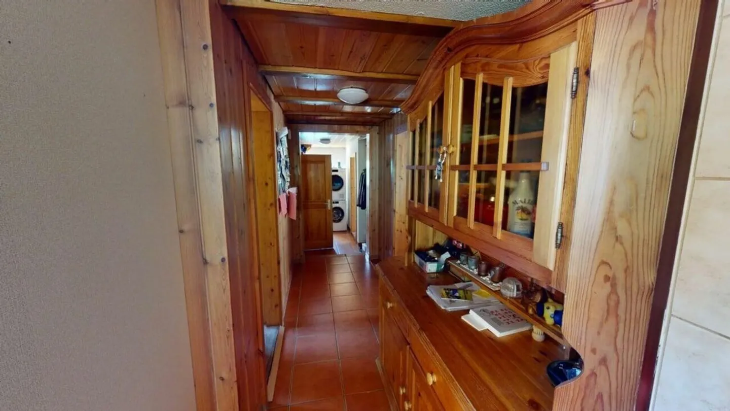 3.5 Room Apartment Above Mels - Photo 9 of 12