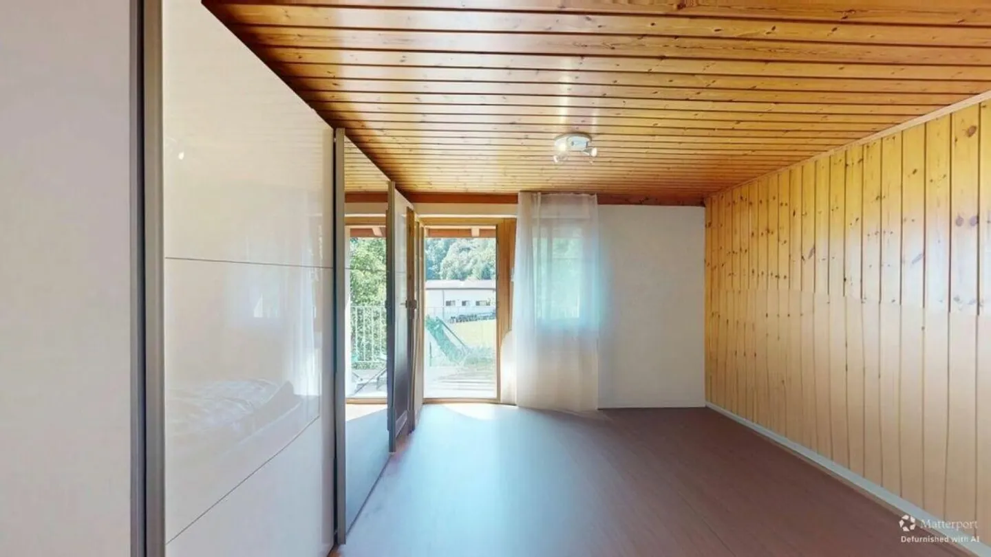 3.5 Room Apartment Above Mels - Photo 11 of 12