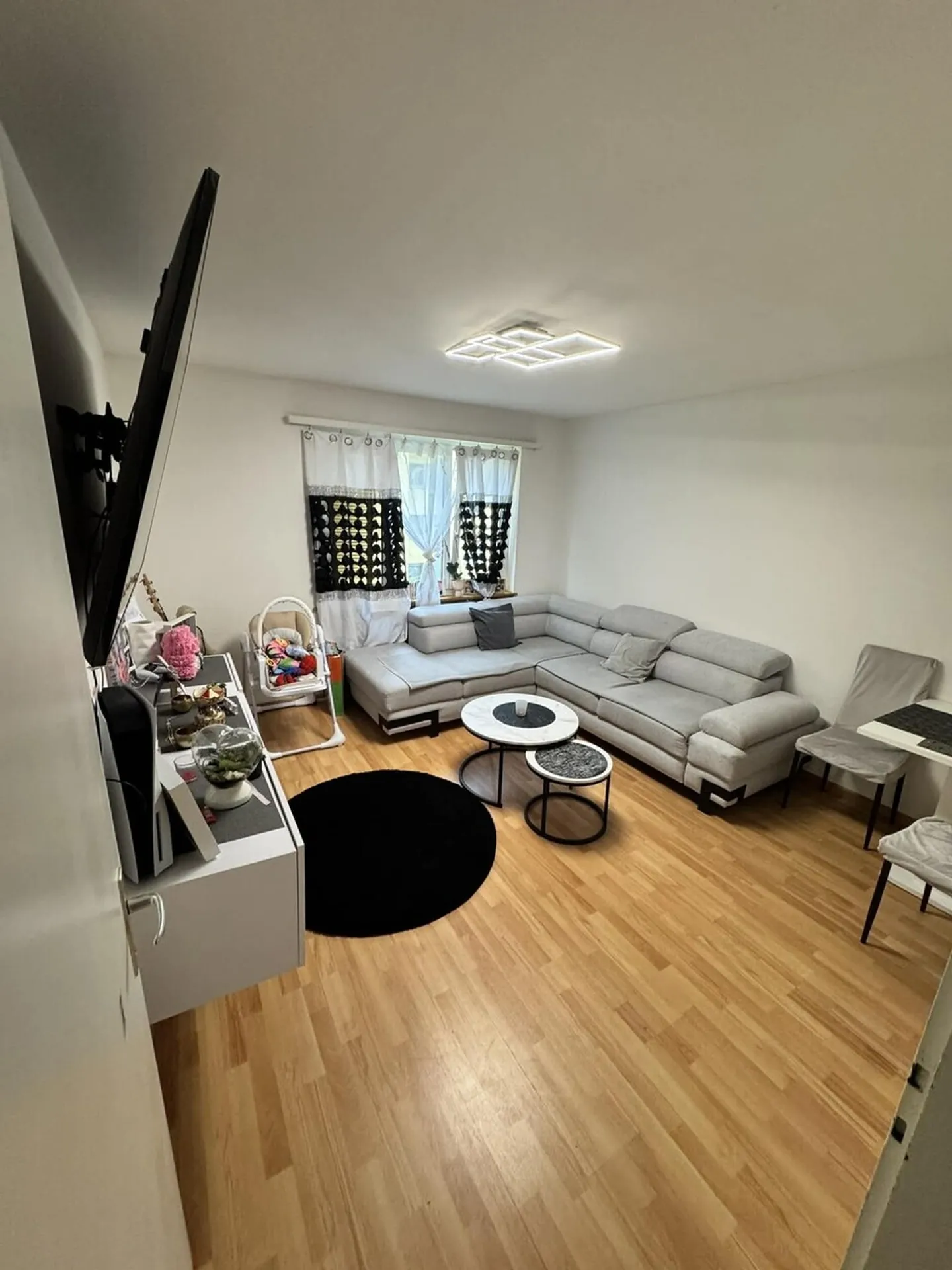 Appartamento centrale in un quartiere tranquillo - Foto 3 di 8